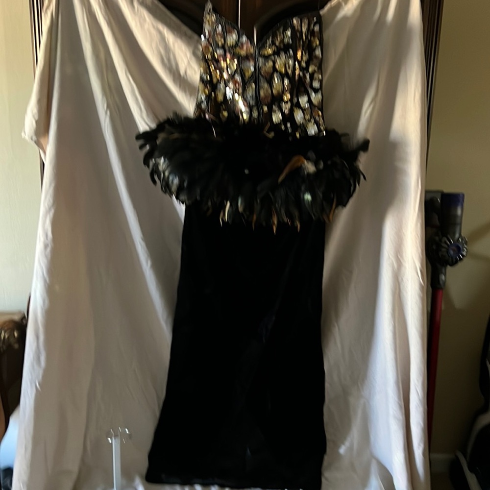 One of a kind! Bought: LILY RUBEN’S Store (Ft.Laud) paid:$4,000, FLAWLESS!!